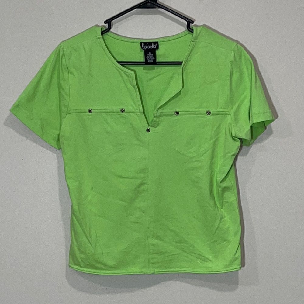 Rafaella Green V-Neck Short Sleeve Shirt. Size Medium.